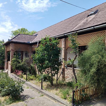 Henrietta Vendégház Domoszlo Exterior foto