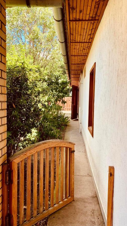 Henrietta Vendégház Domoszlo Exterior foto